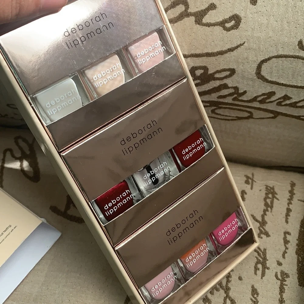 Deborah Lippmann - Picture 3 of 6